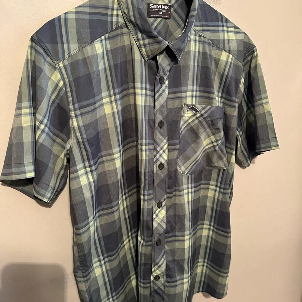 Simms Men's Outpost Short Sleeve Fishing Shirt Size medium Plaid